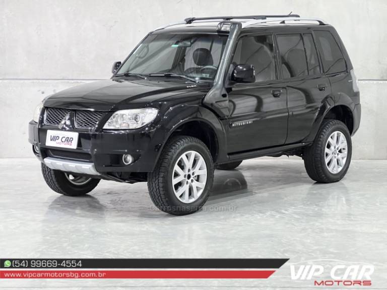 MITSUBISHI - PAJERO TR4 - 2009/2010 - Preta - R$ 64.900,00