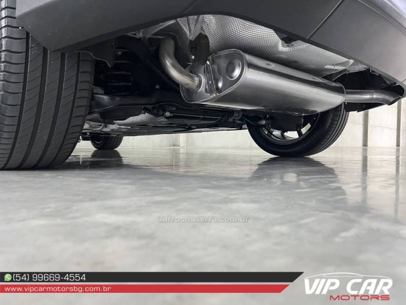 FORD - FOCUS - 2016/2017 - Branca - R$ 72.900,00