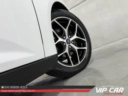 FORD - FOCUS - 2016/2017 - Branca - R$ 72.900,00